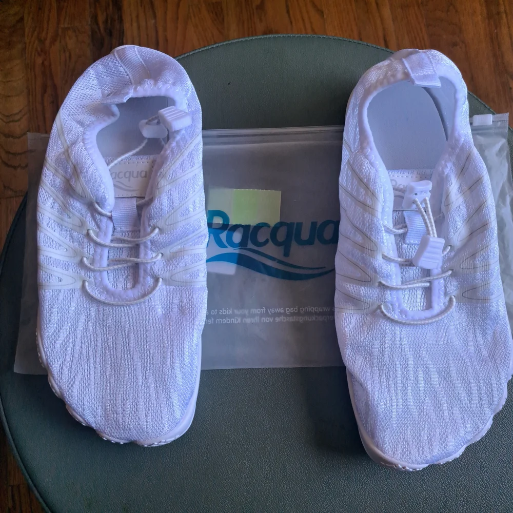 Racqua Water Shoes WZ1117 White Slip On Barefoot Aqua Socks Size 38‎